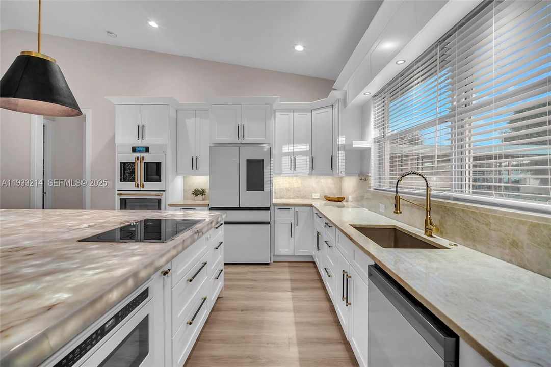 For Sale: $875,000 (4 beds, 2 baths, 2047 Square Feet)