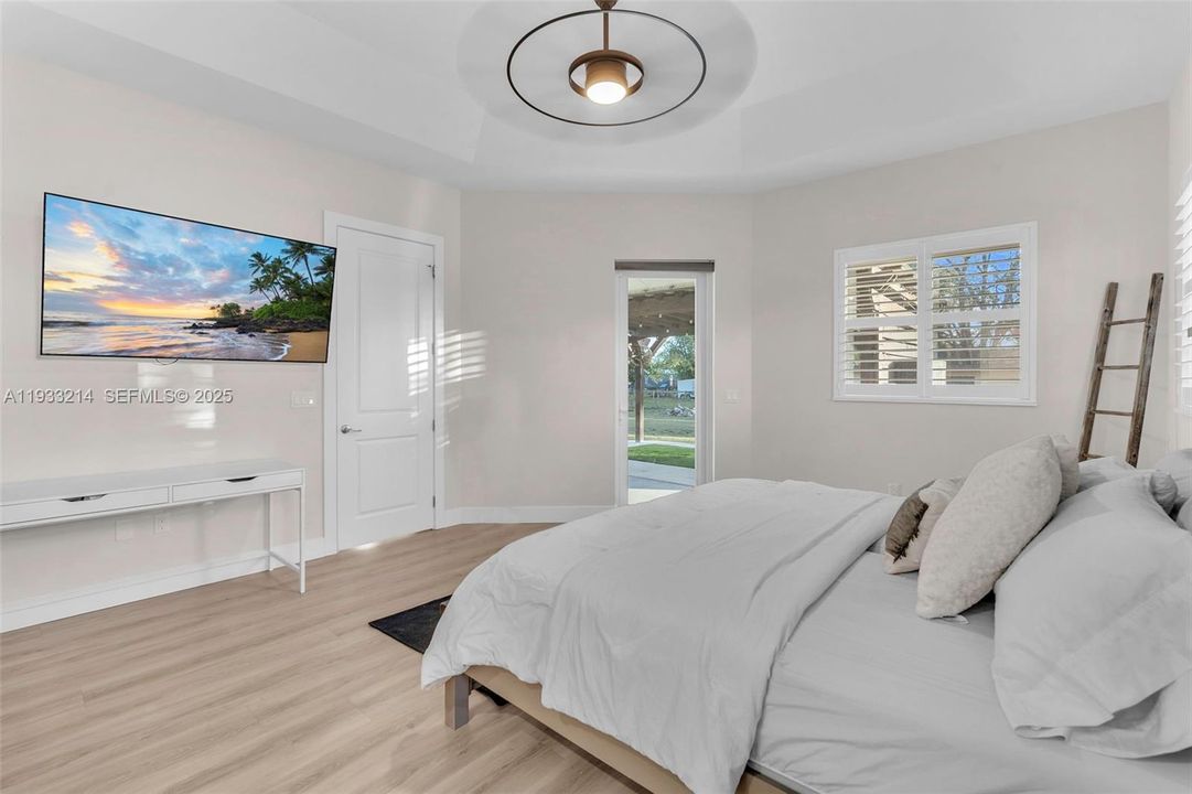 For Sale: $875,000 (4 beds, 2 baths, 2047 Square Feet)