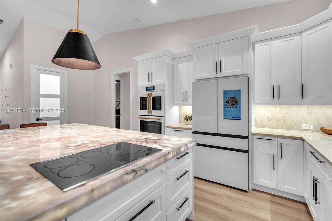 For Sale: $875,000 (4 beds, 2 baths, 2047 Square Feet)