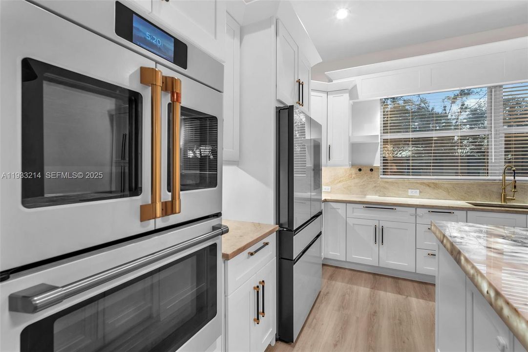 For Sale: $875,000 (4 beds, 2 baths, 2047 Square Feet)