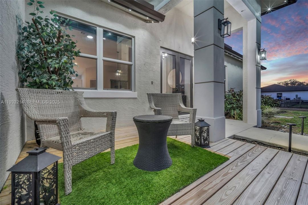 For Sale: $875,000 (4 beds, 2 baths, 2047 Square Feet)