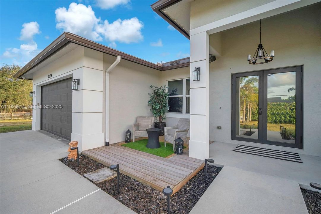 For Sale: $875,000 (4 beds, 2 baths, 2047 Square Feet)