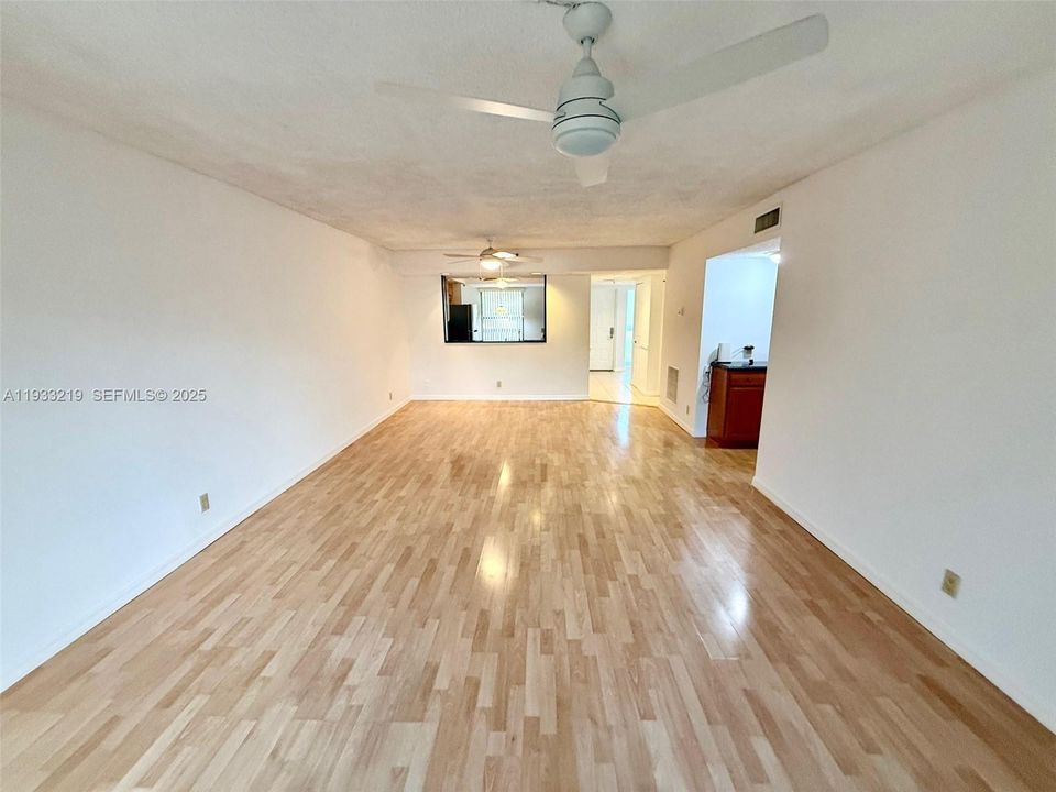 For Rent: $2,500 (2 beds, 2 baths, 1339 Square Feet)