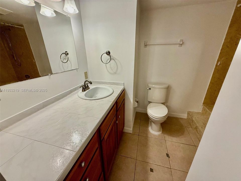 For Rent: $2,500 (2 beds, 2 baths, 1339 Square Feet)