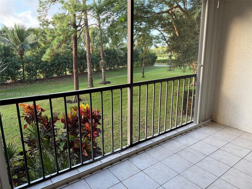 For Rent: $2,500 (2 beds, 2 baths, 1339 Square Feet)