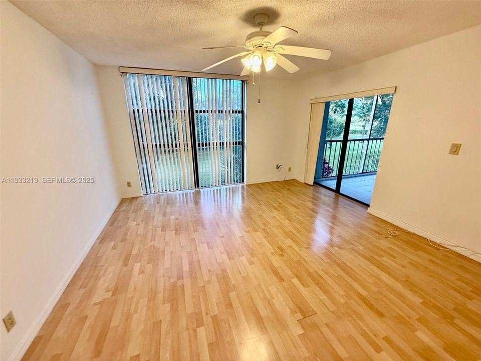 For Rent: $2,500 (2 beds, 2 baths, 1339 Square Feet)