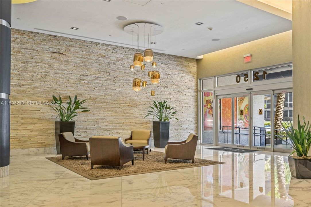 出租: $2,800 (1 贝兹, 1 浴室, 814 平方英尺)