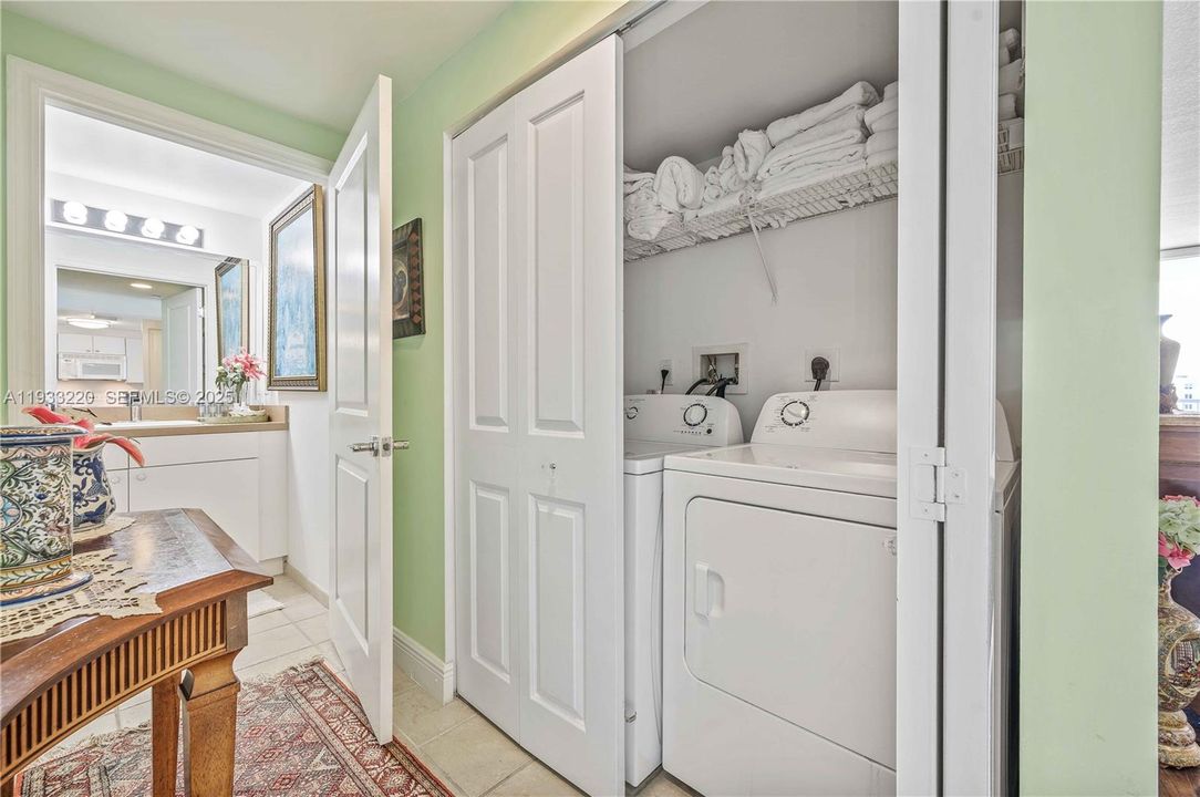 出租: $2,800 (1 贝兹, 1 浴室, 814 平方英尺)