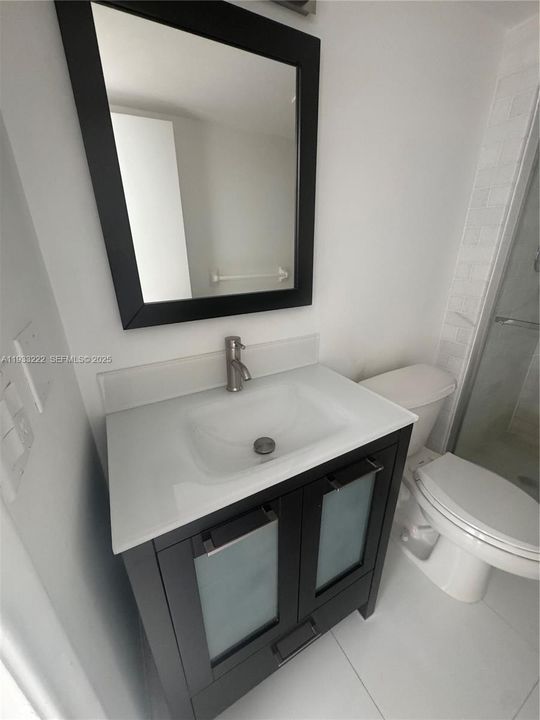 На продажу: $599,000 (2 спален, 2 ванн, 1093 Квадратных фут)