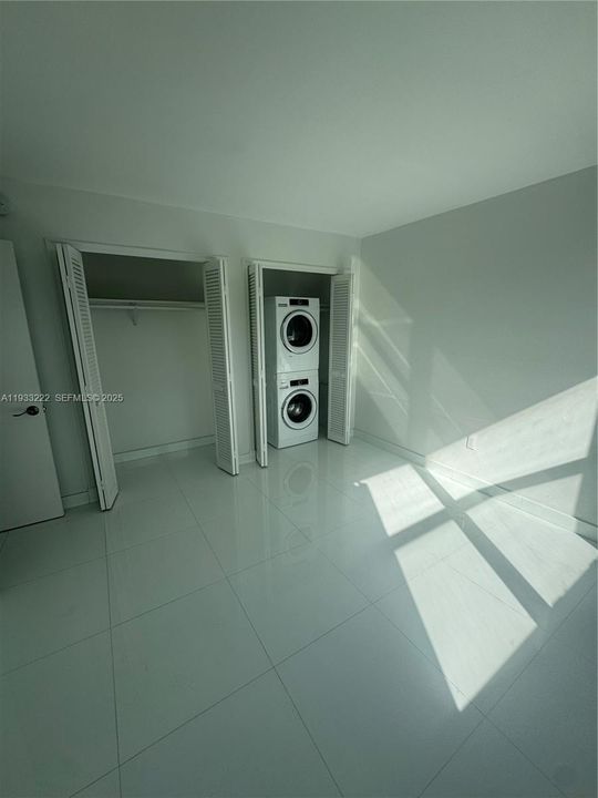 На продажу: $599,000 (2 спален, 2 ванн, 1093 Квадратных фут)