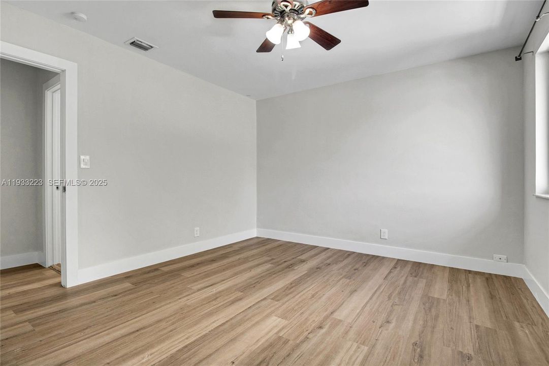 For Rent: $2,700 (2 beds, 1 baths, 2787 Square Feet)