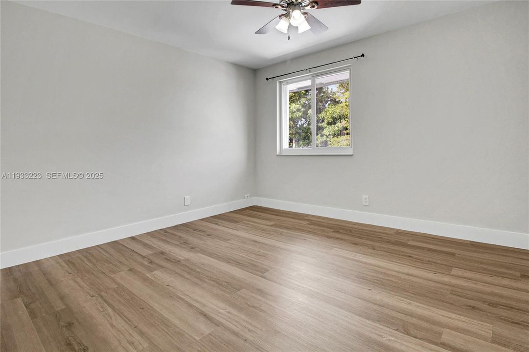 For Rent: $2,700 (2 beds, 1 baths, 2787 Square Feet)