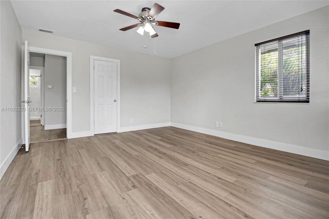 For Rent: $2,700 (2 beds, 1 baths, 2787 Square Feet)