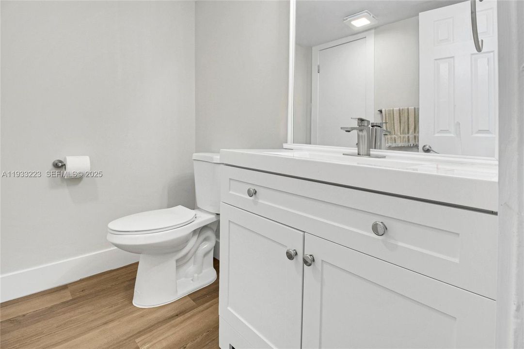 For Rent: $2,700 (2 beds, 1 baths, 2787 Square Feet)