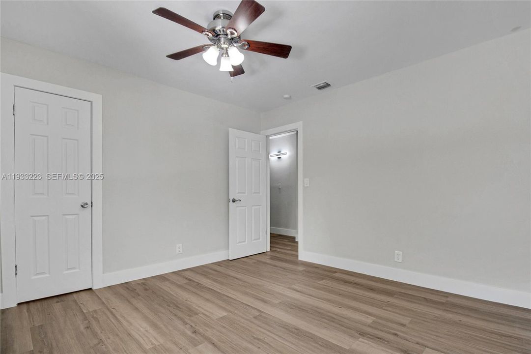 For Rent: $2,700 (2 beds, 1 baths, 2787 Square Feet)