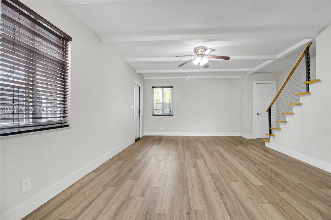 For Rent: $2,700 (2 beds, 1 baths, 2787 Square Feet)