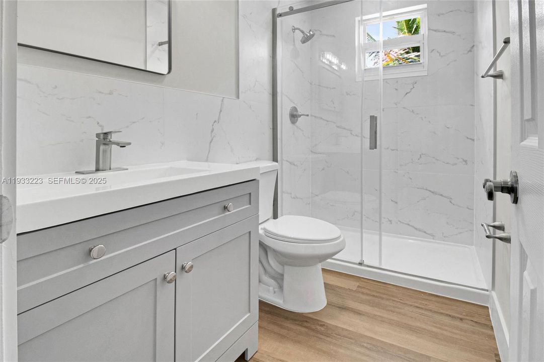 For Rent: $2,700 (2 beds, 1 baths, 2787 Square Feet)