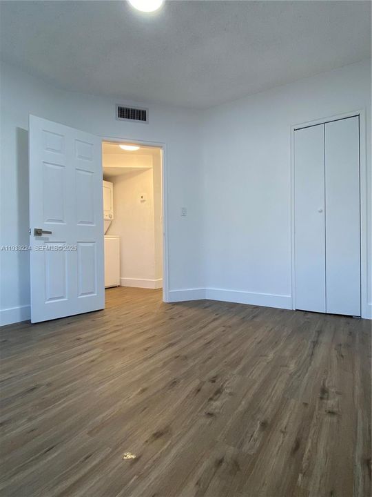 For Rent: $2,100 (2 beds, 1 baths, 725 Square Feet)