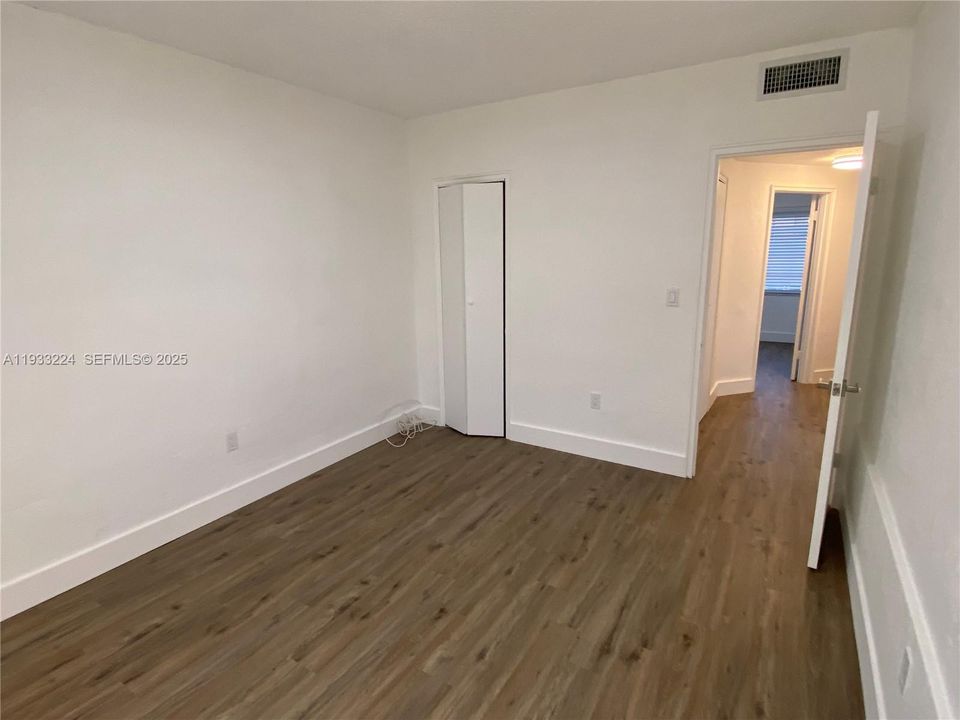 For Rent: $2,100 (2 beds, 1 baths, 725 Square Feet)