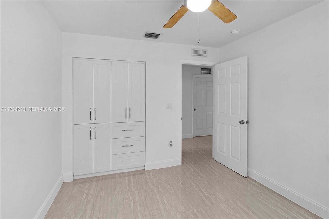 На продажу: $599,000 (3 спален, 2 ванн, 1758 Квадратных фут)