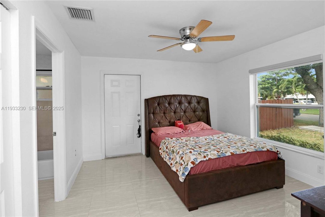 На продажу: $599,000 (3 спален, 2 ванн, 1758 Квадратных фут)