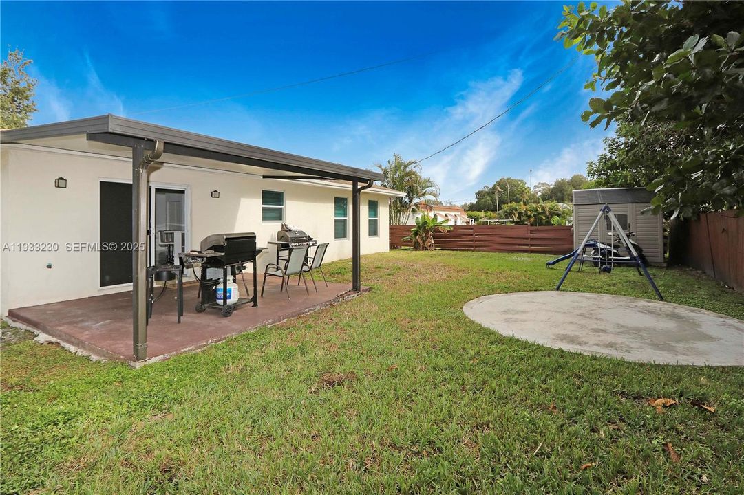 На продажу: $599,000 (3 спален, 2 ванн, 1758 Квадратных фут)