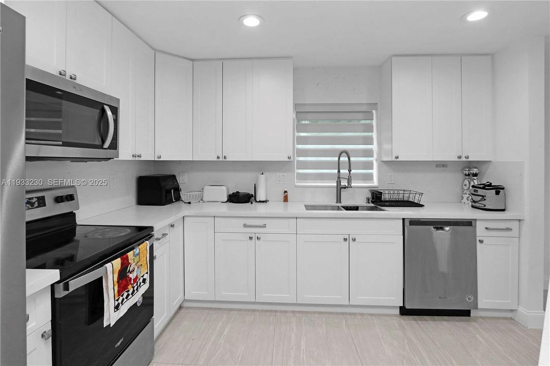 На продажу: $599,000 (3 спален, 2 ванн, 1758 Квадратных фут)