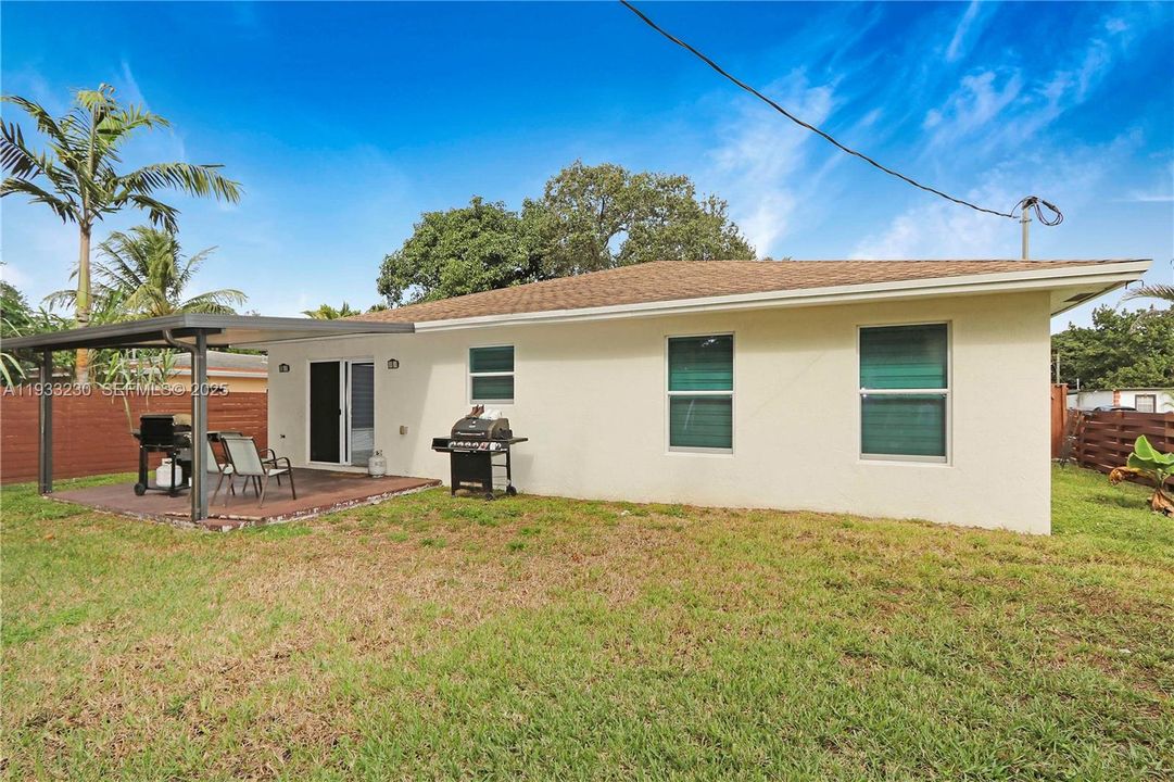 На продажу: $599,000 (3 спален, 2 ванн, 1758 Квадратных фут)