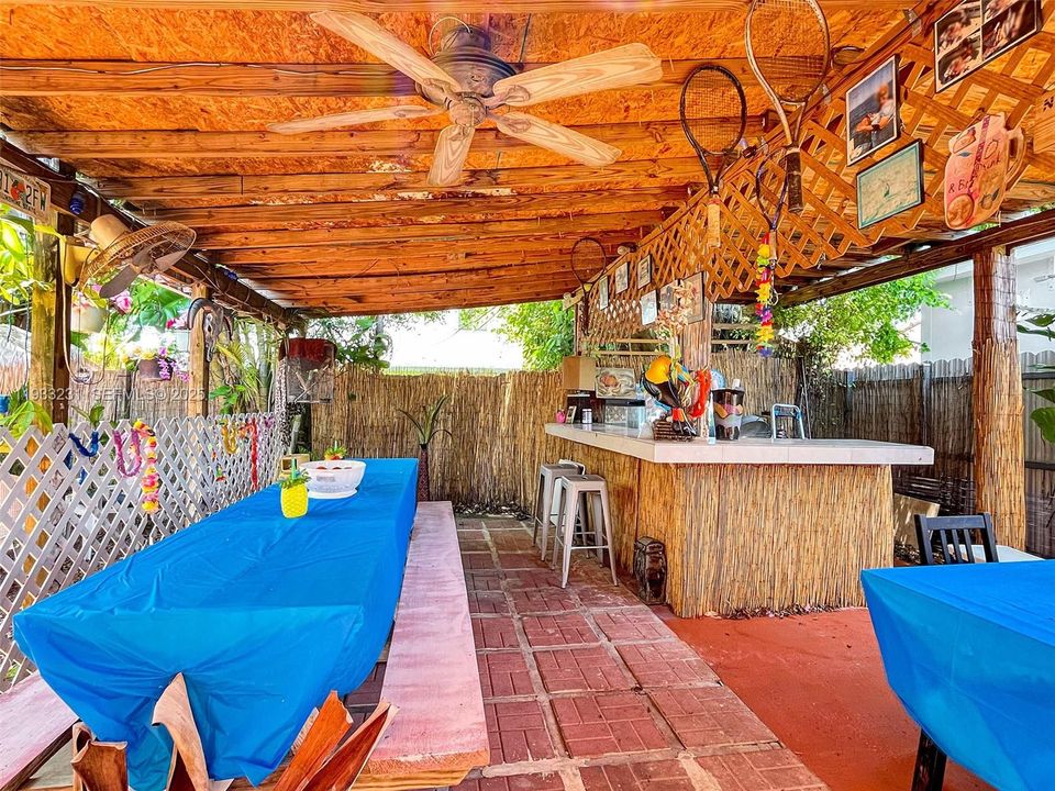 For Sale: $550,000 (4 beds, 2 baths, 1595 Square Feet)