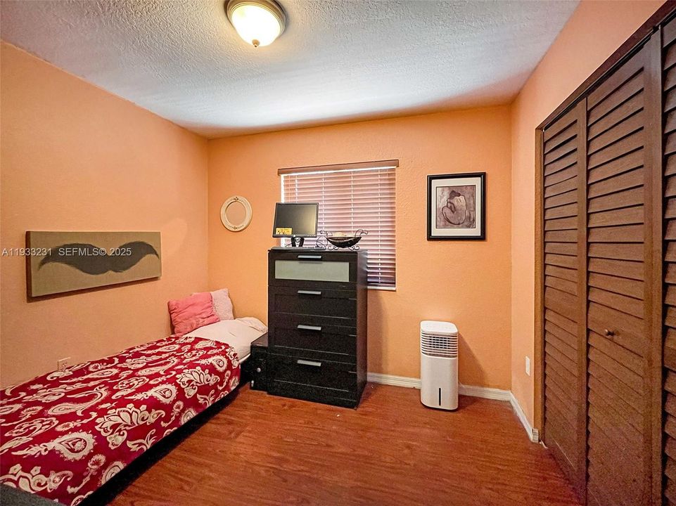 For Sale: $550,000 (4 beds, 2 baths, 1595 Square Feet)