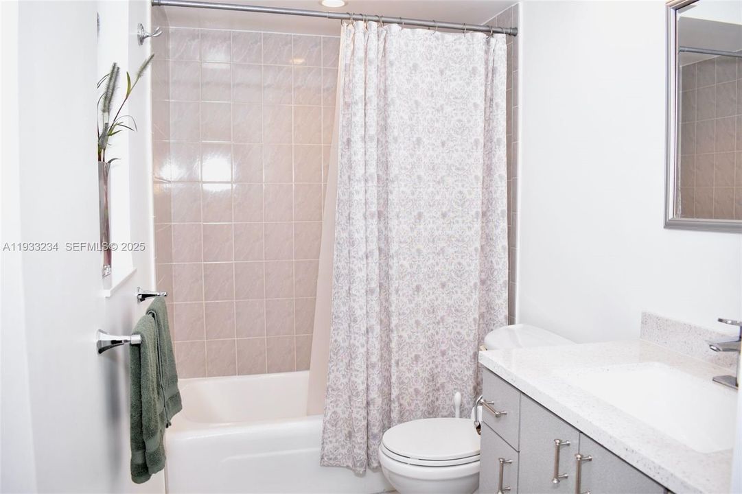 For Sale: $695,000 (3 beds, 2 baths, 1940 Square Feet)