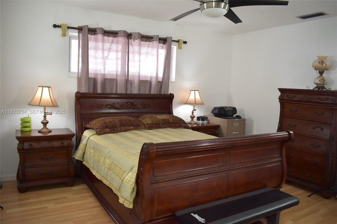 For Sale: $695,000 (3 beds, 2 baths, 1940 Square Feet)