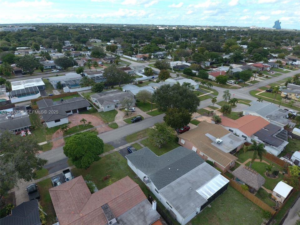 For Sale: $695,000 (3 beds, 2 baths, 1940 Square Feet)
