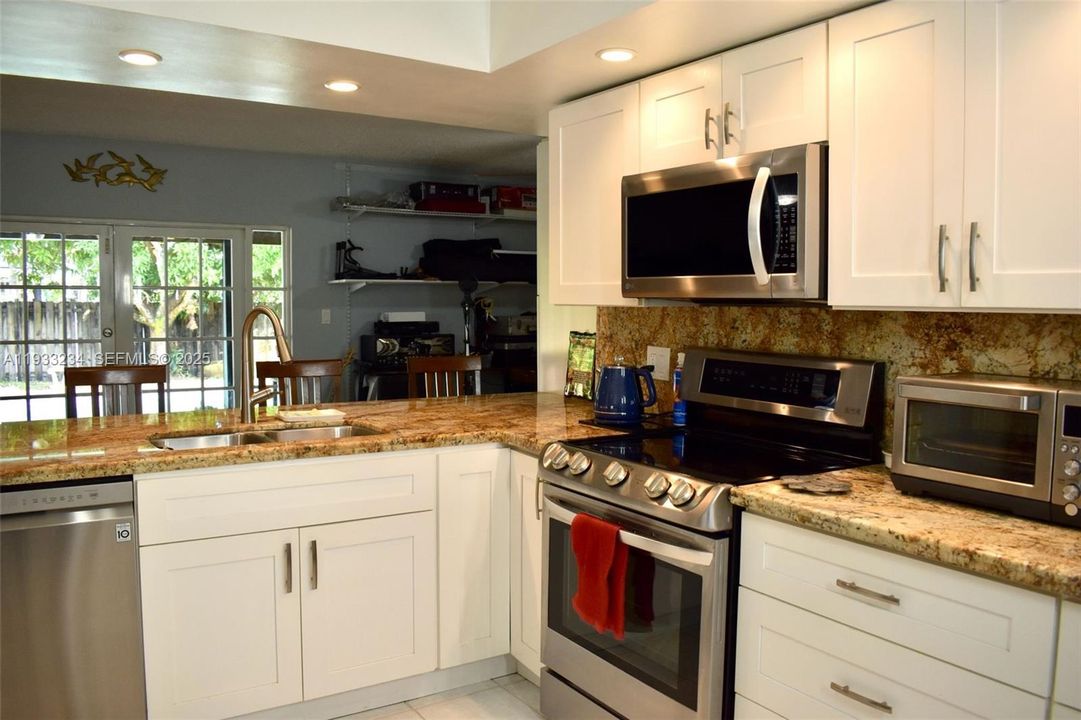 For Sale: $695,000 (3 beds, 2 baths, 1940 Square Feet)