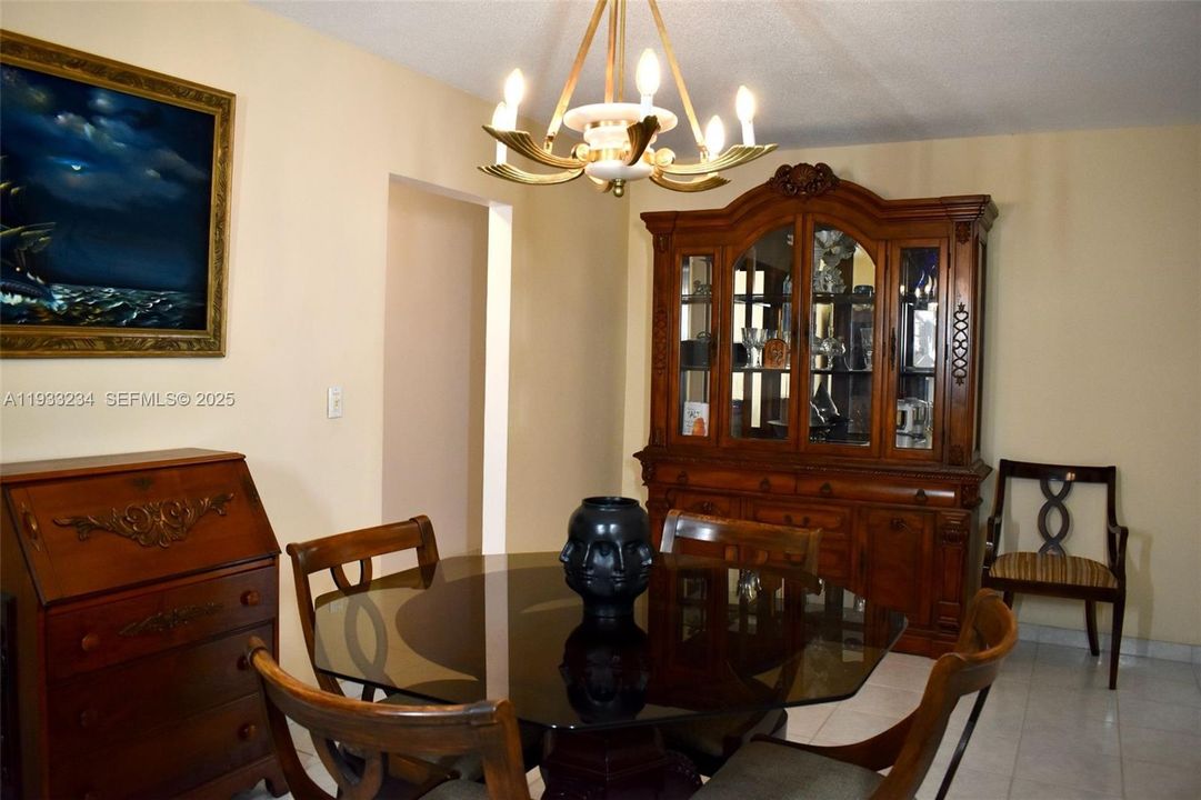 For Sale: $695,000 (3 beds, 2 baths, 1940 Square Feet)