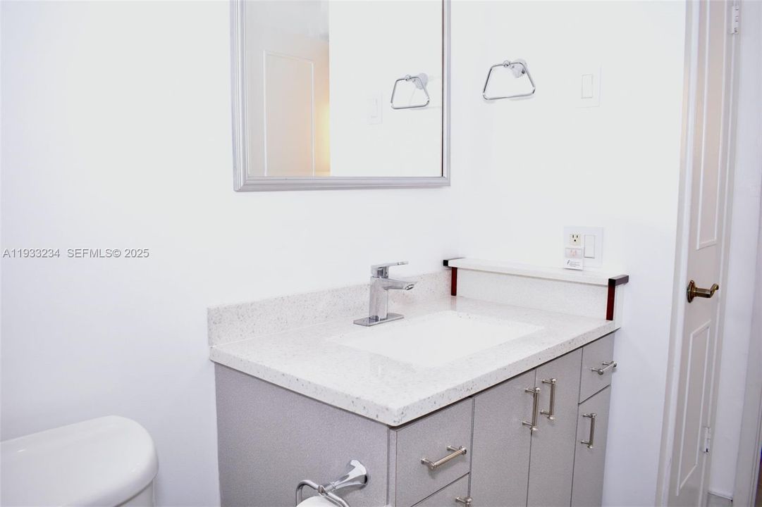 For Sale: $695,000 (3 beds, 2 baths, 1940 Square Feet)