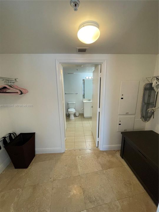 For Rent: $2,800 (1 beds, 1 baths, 791 Square Feet)