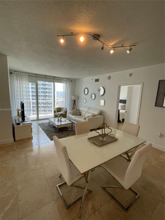 For Rent: $2,800 (1 beds, 1 baths, 791 Square Feet)