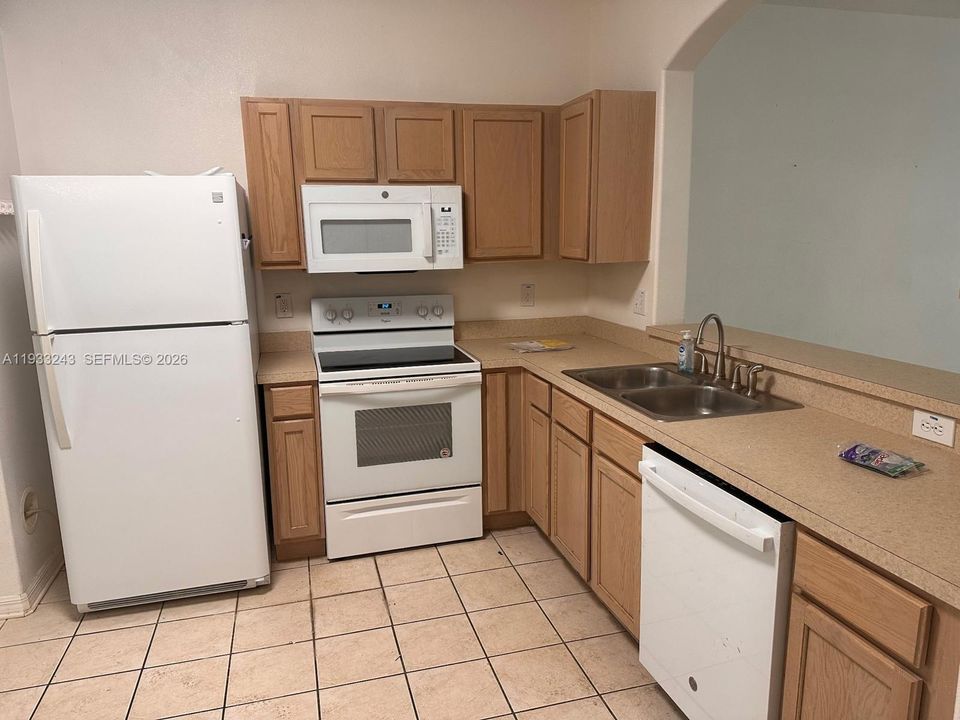 For Rent: $1,700 (2 beds, 2 baths, 1606 Square Feet)