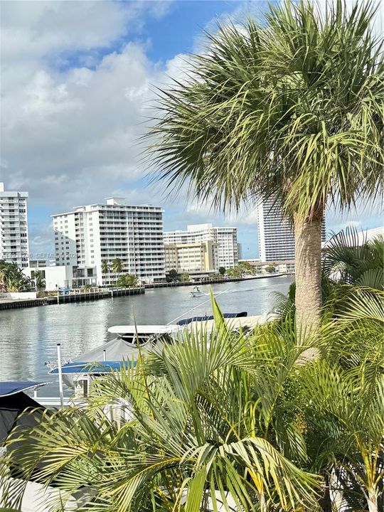 На продажу: $599,000 (3 спален, 2 ванн, 1740 Квадратных фут)