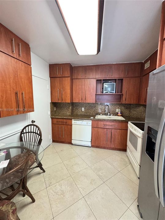 На продажу: $599,000 (3 спален, 2 ванн, 1740 Квадратных фут)