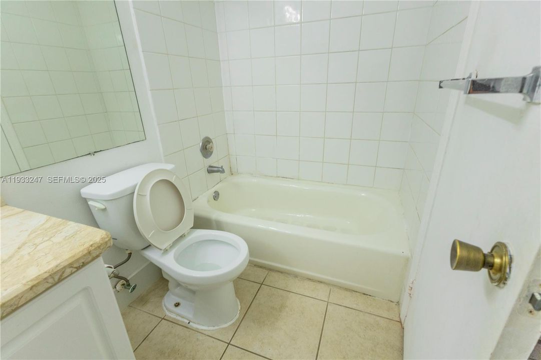 For Rent: $2,250 (2 beds, 2 baths, 1075 Square Feet)