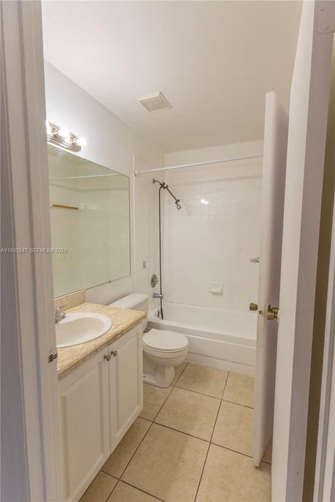 For Rent: $2,250 (2 beds, 2 baths, 1075 Square Feet)