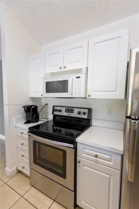 For Rent: $2,250 (2 beds, 2 baths, 1075 Square Feet)