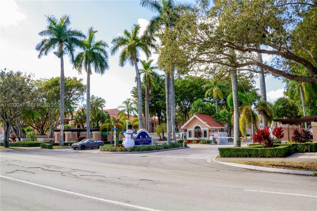 For Rent: $2,250 (2 beds, 2 baths, 1075 Square Feet)