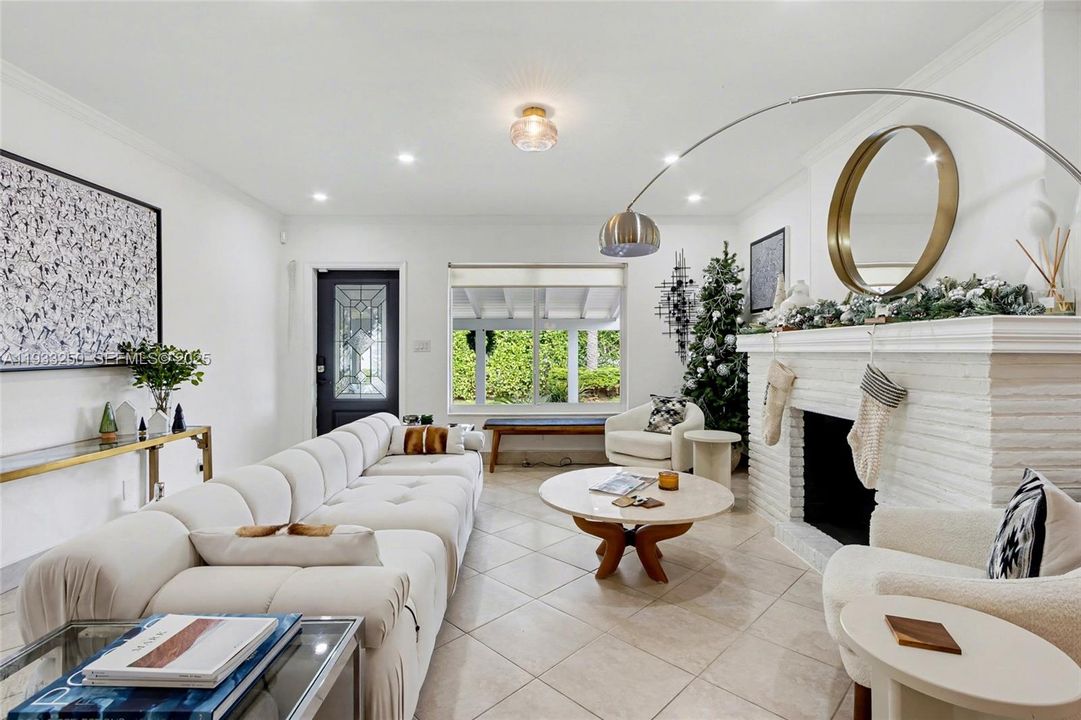 В аренду: $4,900 (3 спален, 3 ванн, 1563 Квадратных фут)