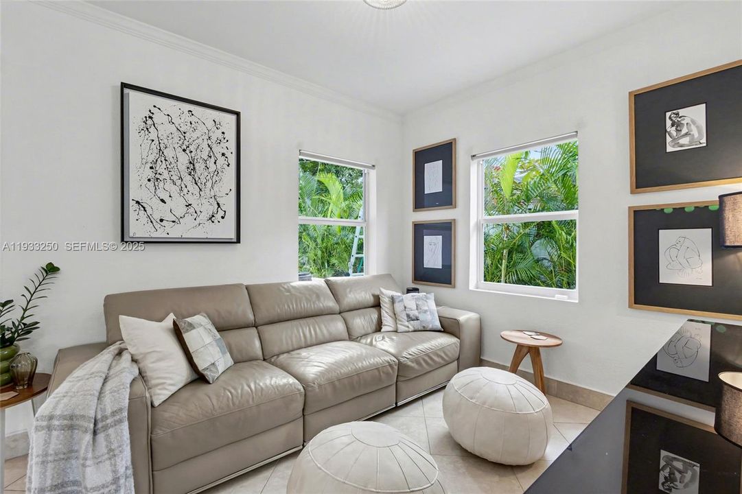 В аренду: $4,900 (3 спален, 3 ванн, 1563 Квадратных фут)