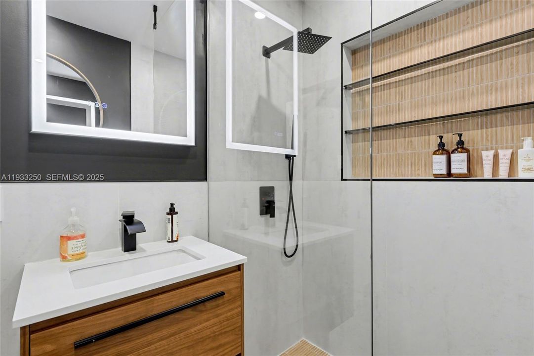 В аренду: $4,900 (3 спален, 3 ванн, 1563 Квадратных фут)