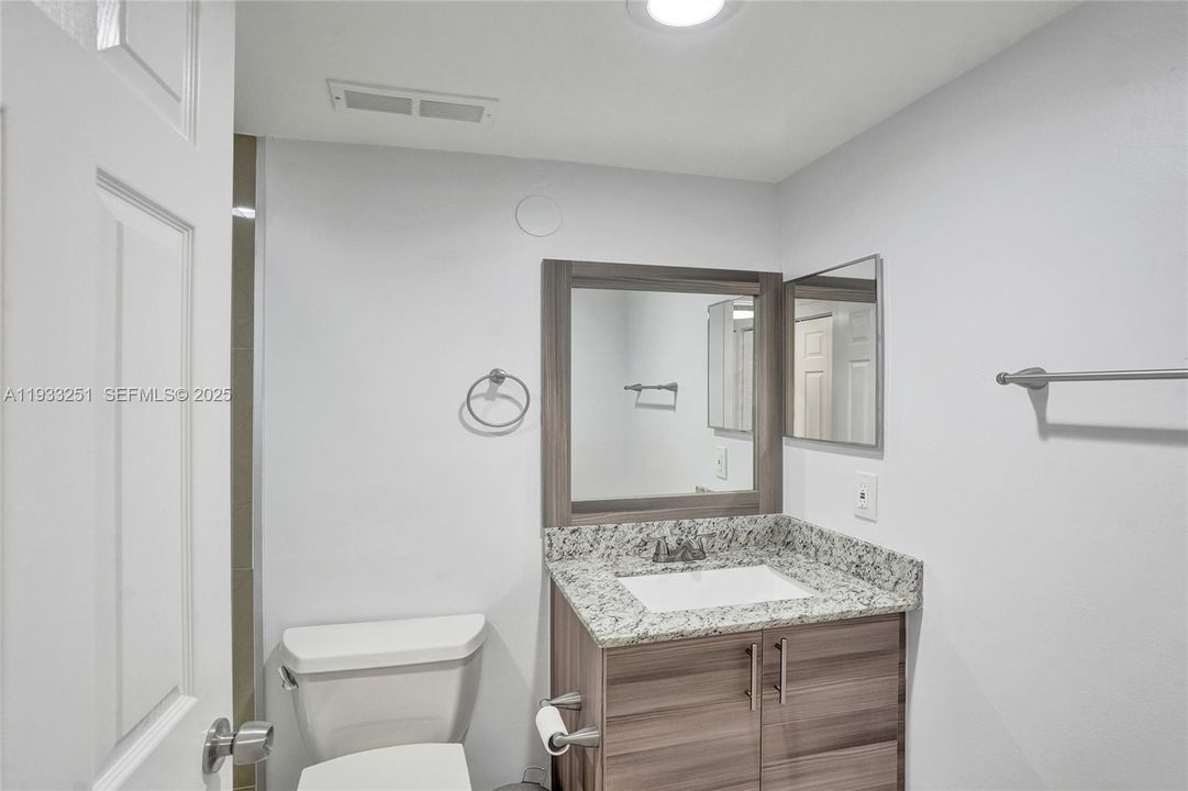 For Rent: $2,390 (2 beds, 2 baths, 968 Square Feet)