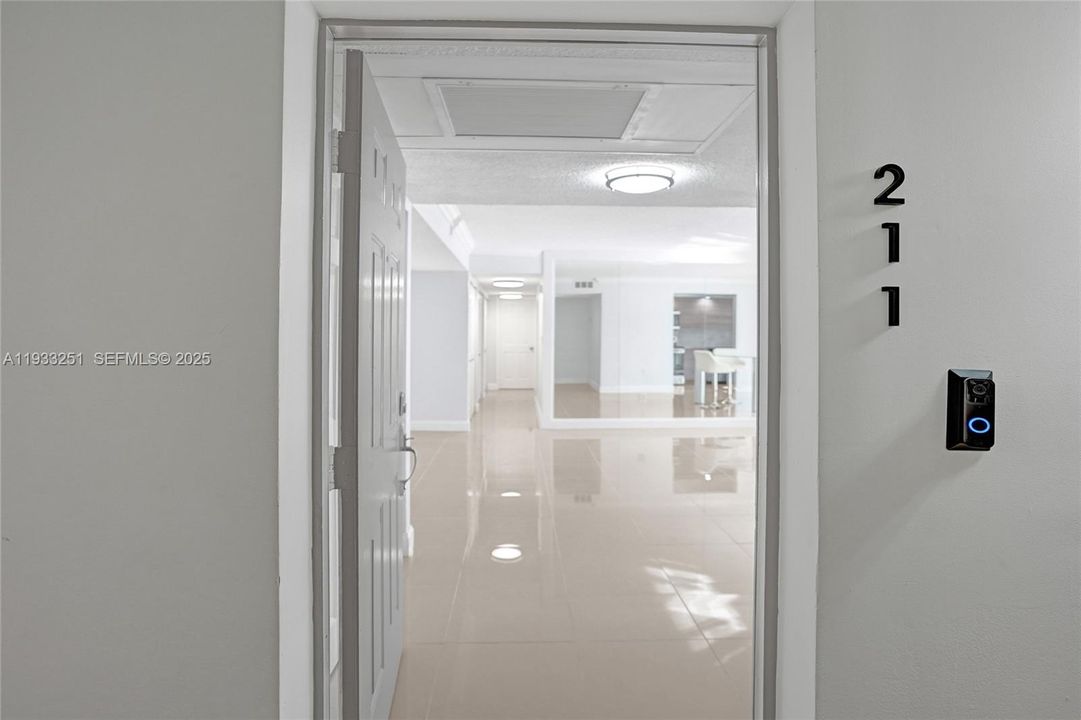 For Rent: $2,390 (2 beds, 2 baths, 968 Square Feet)